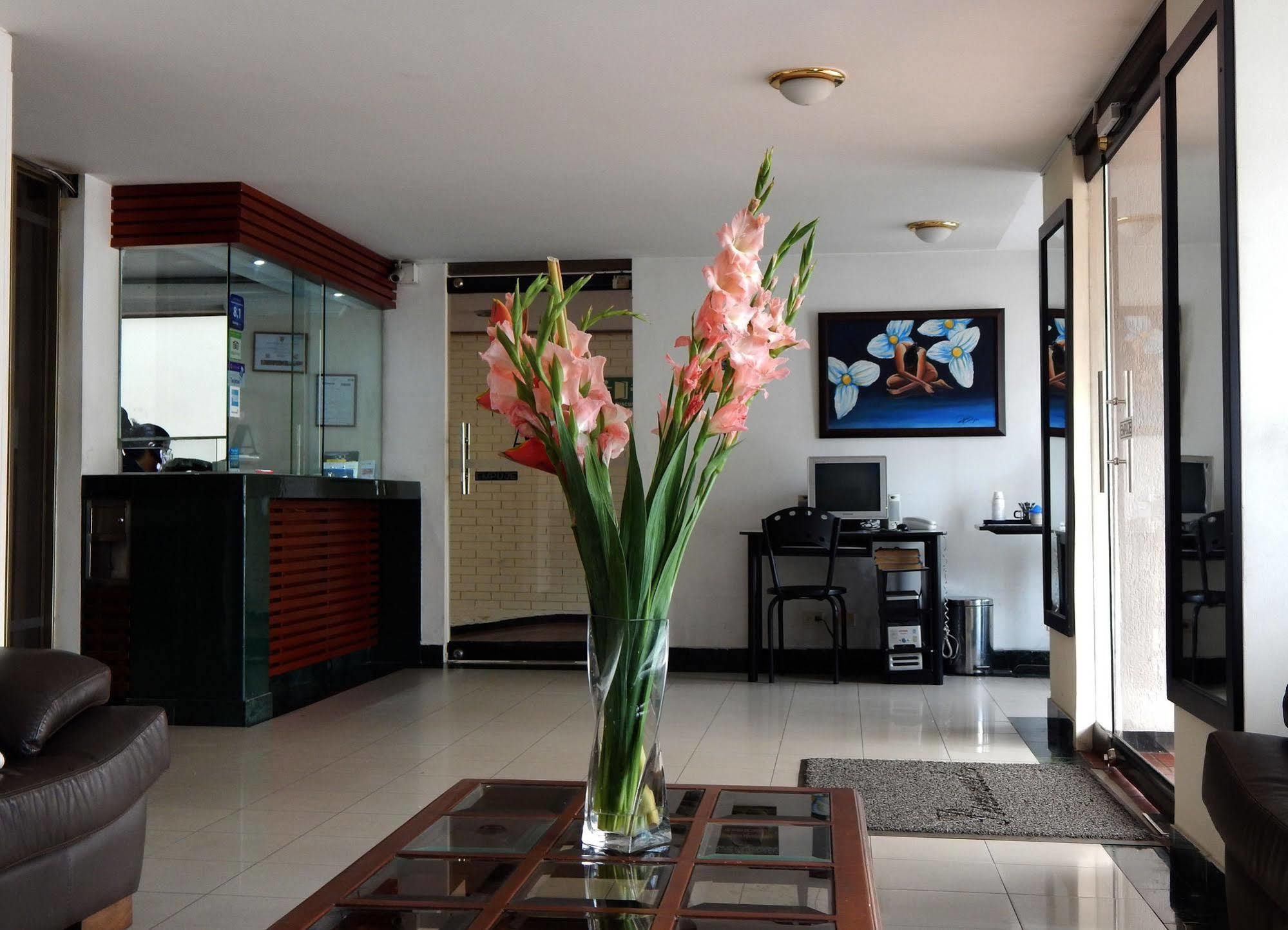 Apartamentos Galerias Богота Екстер'єр фото