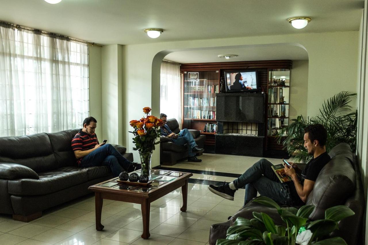 Apartamentos Galerias Богота Екстер'єр фото